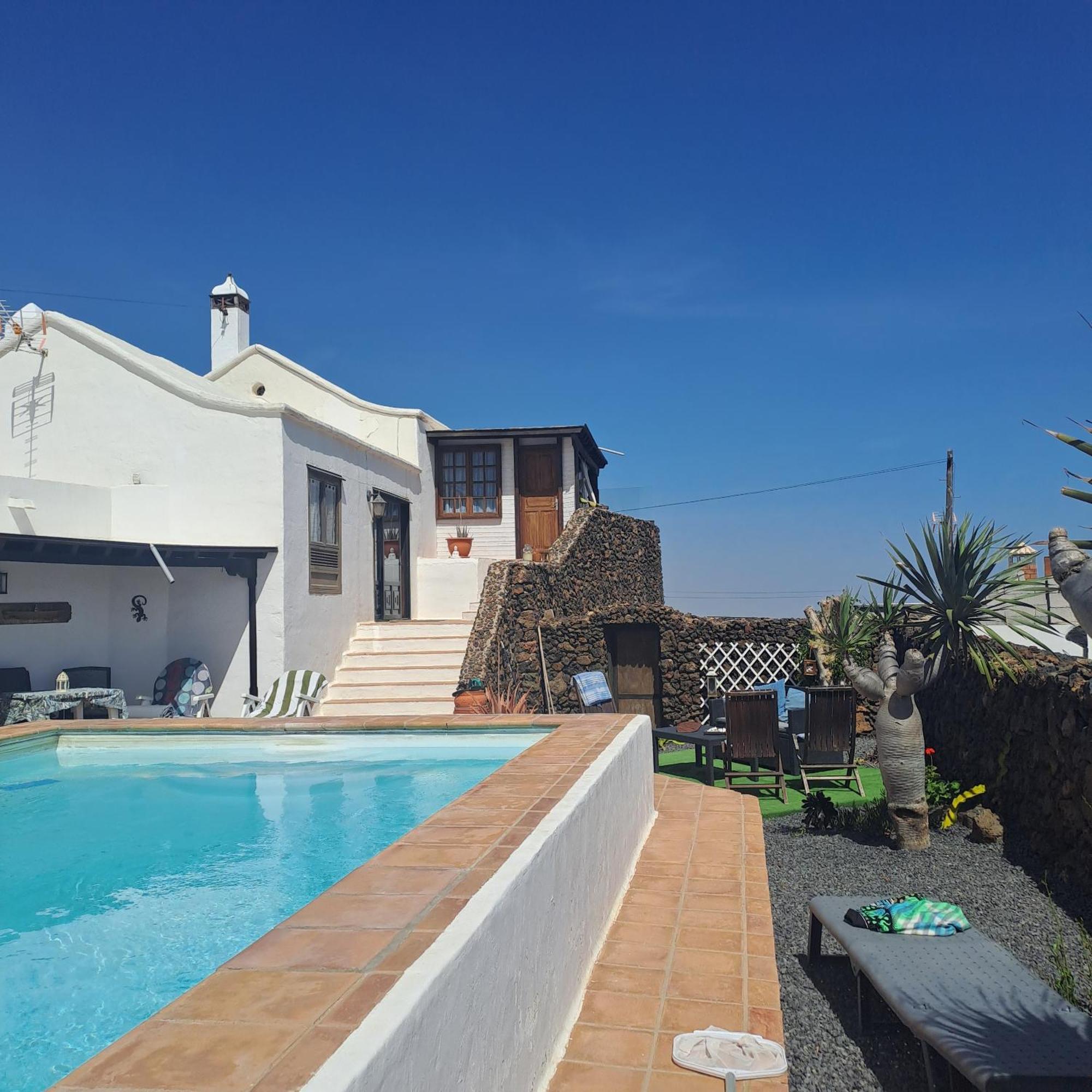 Tipica Lanzarote House Only Adults Bed & Breakfast Tías Dış mekan fotoğraf